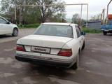 Mercedes-Benz E 230 1987 года за 650 000 тг. в Алматы – фото 2