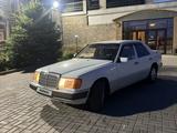 Mercedes-Benz E 200 1990 годаүшін2 000 000 тг. в Жезказган
