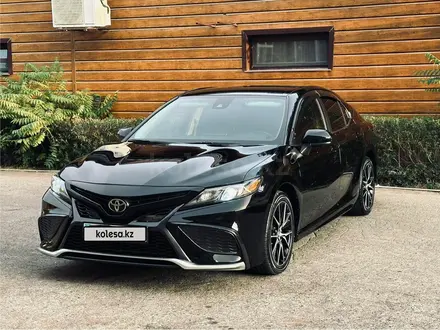 Toyota Camry 2021 года за 14 500 000 тг. в Актау