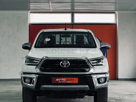 Toyota Hilux 2024 года за 23 500 000 тг. в Актау