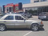 Mercedes-Benz E 200 1991 года за 1 400 000 тг. в Шымкент – фото 4