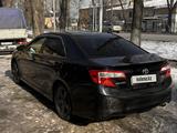 Toyota Camry 2014 года за 10 990 000 тг. в Алматы – фото 4