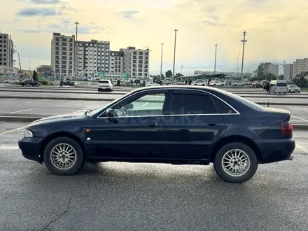 Audi A4 1996 года за 800 000 тг. в Алматы – фото 3