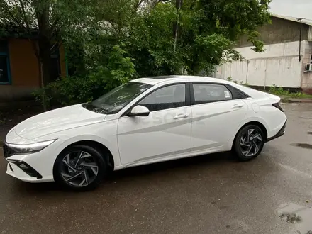 Hyundai Elantra 2024 года за 8 400 000 тг. в Алматы – фото 4