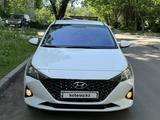 Hyundai Accent 2022 года за 8 200 000 тг. в Алматы – фото 2