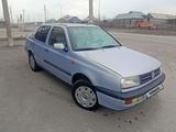 Volkswagen Vento 1993 года за 1 300 000 тг. в Шымкент – фото 2