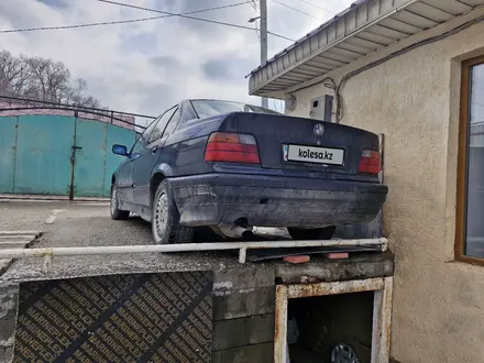 BMW 320 1995 года за 1 300 000 тг. в Алматы – фото 13