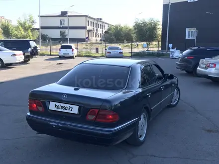 Mercedes-Benz E 320 1997 года за 2 900 000 тг. в Балхаш – фото 3