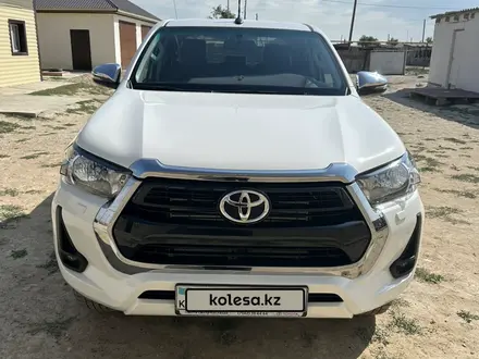 Toyota Hilux 2022 года за 21 000 000 тг. в Атырау