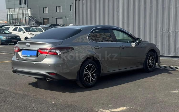 Toyota Camry — миниатюра 5