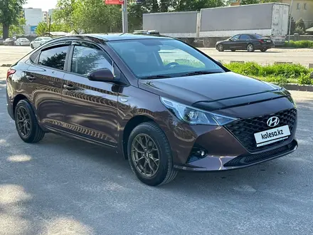 Hyundai Accent 2022 года за 7 250 000 тг. в Алматы – фото 34