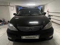 Toyota Camry 2005 года за 5 800 000 тг. в Актобе