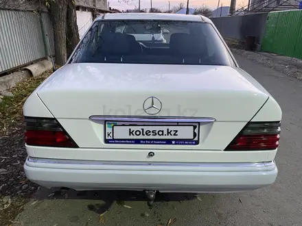 Mercedes-Benz E 220 1993 года за 2 800 000 тг. в Туркестан – фото 8