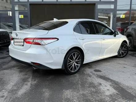 Toyota Camry 2021 года за 16 900 000 тг. в Шымкент – фото 4