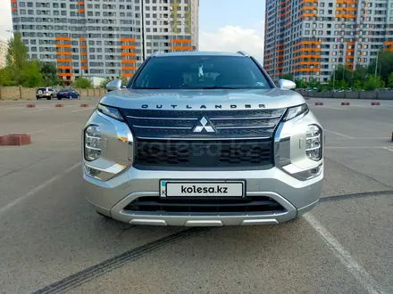 Mitsubishi Outlander 2021 года за 19 200 000 тг. в Алматы – фото 3
