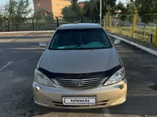 Toyota Camry, 2004