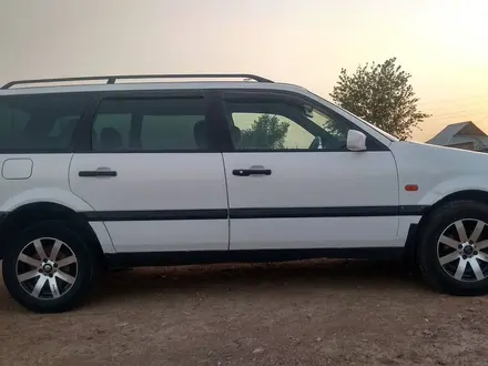 Volkswagen Passat 1994 года за 2 078 142 тг. в Балхаш – фото 4