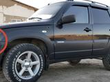 Chevrolet Niva 2014 года за 3 500 000 тг. в Атырау – фото 2