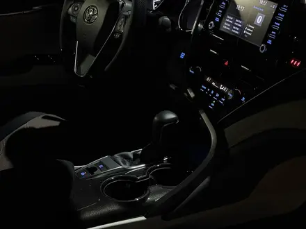 Toyota Camry 2023 года за 12 000 000 тг. в Кызылорда – фото 27