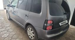 Volkswagen Touran 2005 года за 3 999 000 тг. в Павлодар – фото 5