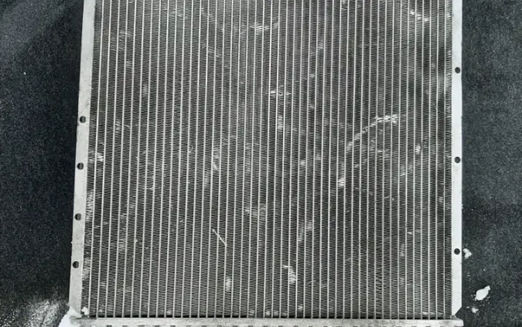 Основной радиатор BMW E36 за 25 000 тг. в Семей