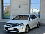 Toyota Camry 2018 года за 14 200 000 тг. в Шымкент – фото 2