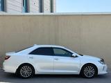 Toyota Camry 2018 года за 14 200 000 тг. в Шымкент – фото 3