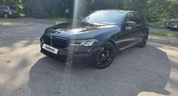 BMW 530 2022 года за 28 000 000 тг. в Алматы – фото 3