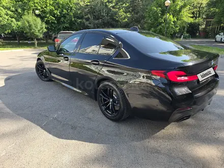 BMW 530 2022 года за 24 700 000 тг. в Алматы – фото 4