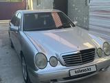 Mercedes-Benz E 200 2000 года за 3 000 000 тг. в Шымкент – фото 2