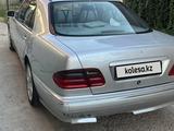 Mercedes-Benz E 200 2000 года за 3 000 000 тг. в Шымкент – фото 3