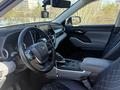 Toyota Highlander 2022 года за 28 000 000 тг. в Уральск – фото 11
