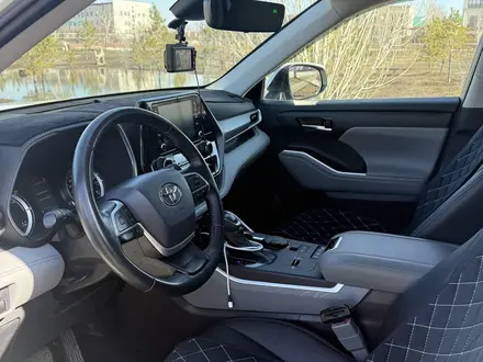 Toyota Highlander 2022 года за 28 000 000 тг. в Уральск – фото 11