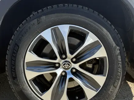 Toyota Highlander 2022 года за 28 000 000 тг. в Уральск – фото 15