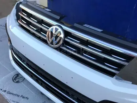 Передний бампер на Volkswagen за 50 000 тг. в Алматы – фото 6
