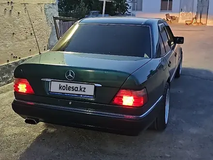 Mercedes-Benz E 220 1992 года за 4 000 000 тг. в Актау – фото 8