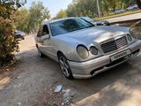 Mercedes-Benz E 230 1996 годаүшін1 900 000 тг. в Алматы – фото 2