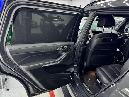 BMW X7 2022 года за 48 000 000 тг. в Астана – фото 19