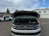 Volkswagen Caravelle 2010 года за 12 300 000 тг. в Уральск – фото 4