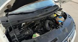 Volkswagen Caravelle 2010 года за 12 300 000 тг. в Уральск – фото 2