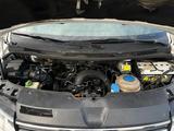 Volkswagen Caravelle 2010 года за 12 300 000 тг. в Уральск – фото 5