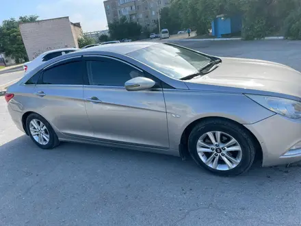 Hyundai Sonata 2011 года за 6 500 000 тг. в Актау – фото 2