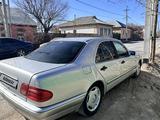 Mercedes-Benz E 230 1995 года за 1 300 000 тг. в Кызылорда – фото 2