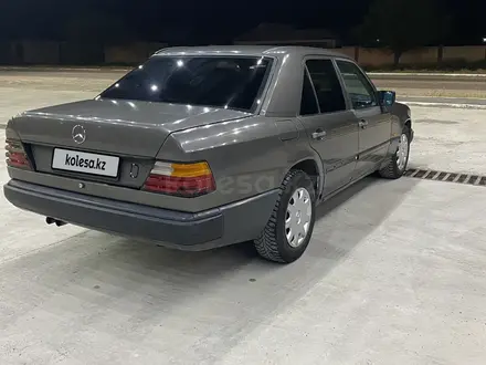 Mercedes-Benz E 230 1987 года за 1 200 000 тг. в Туркестан – фото 3