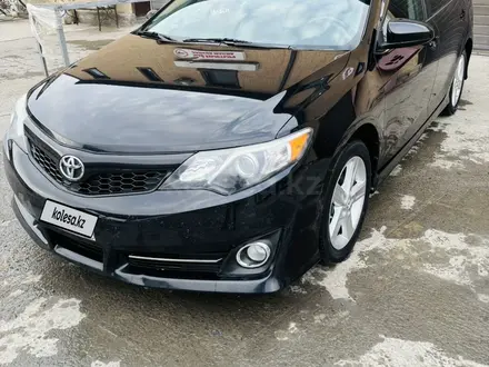 Toyota Camry 2014 года за 5 500 000 тг. в Атырау – фото 2