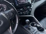 Toyota Camry 2023 года за 12 999 999 тг. в Караганда – фото 3