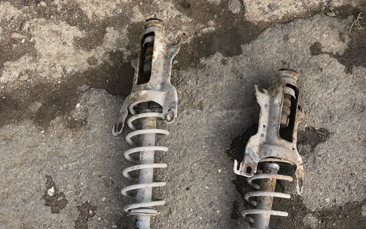 Стойки задние опель вектра бүшін10 000 тг. в Караганда