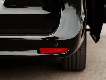 Mercedes-Benz V 300 2023 года за 75 000 000 тг. в Астана – фото 5