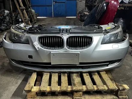МОРДА НОУСКАТ ПЕРЕДНИЙ БАМПЕР ФАРЫ КАПОТ КРЫЛО BMW E60 РЕСТ за 500 000 тг. в Актобе – фото 2