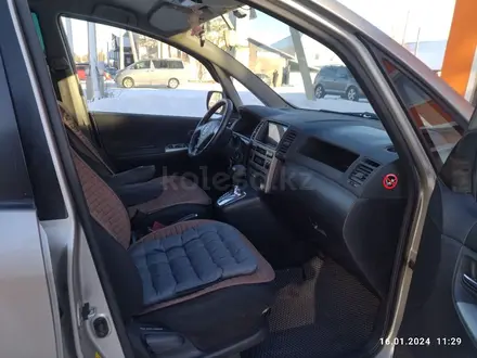 Toyota Corolla Verso 2002 года за 5 000 000 тг. в Актобе – фото 6